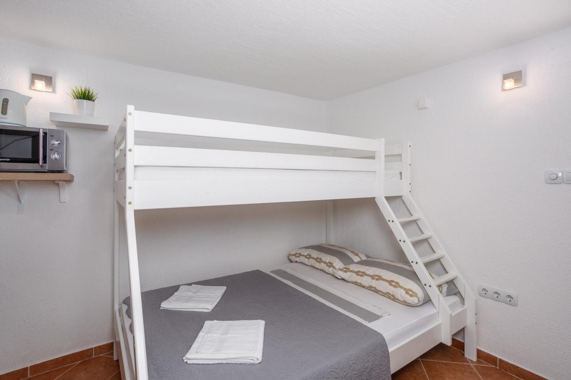 Apartments Villa Temer Pinezići Kültér fotó
