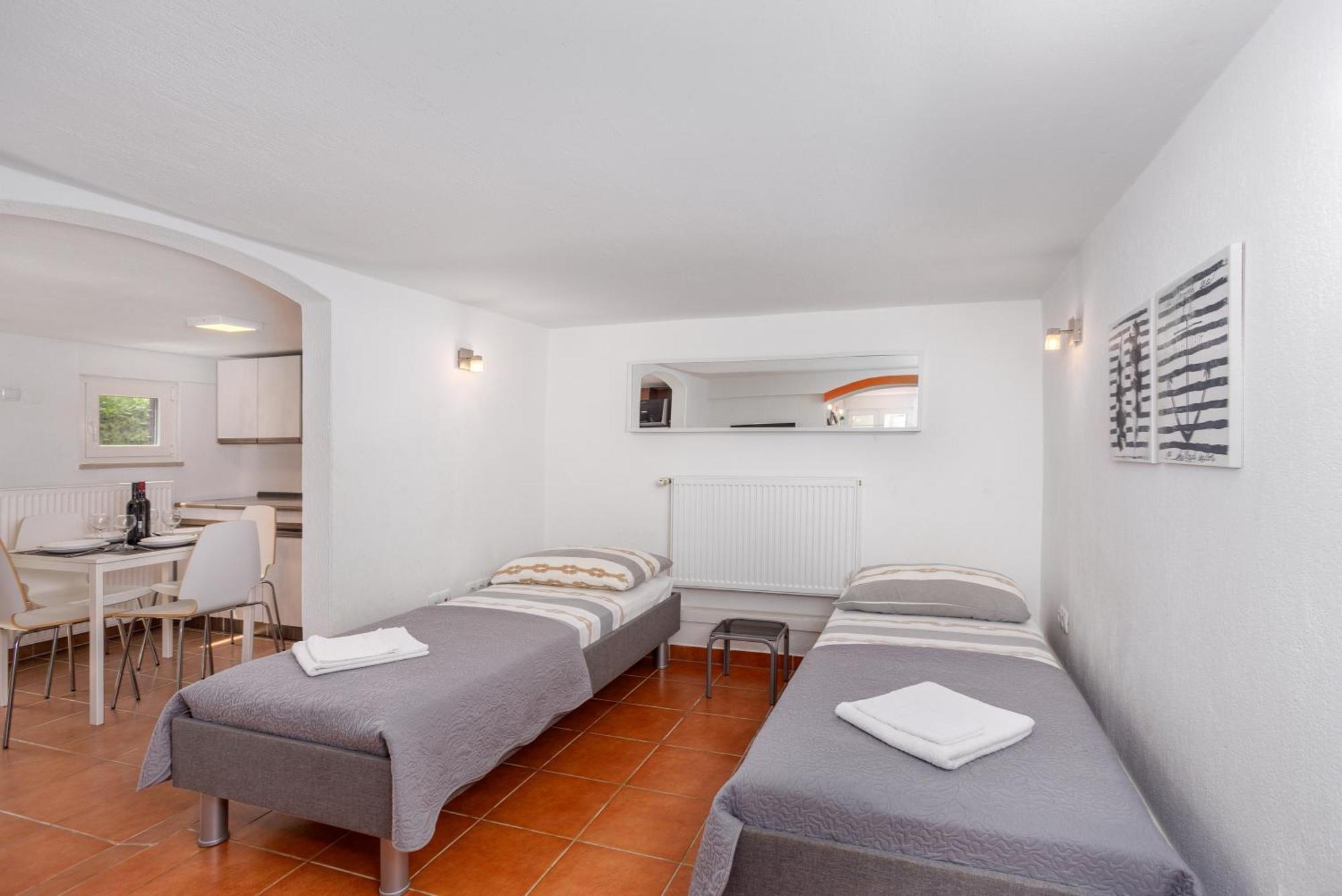 Apartments Villa Temer Pinezići Kültér fotó